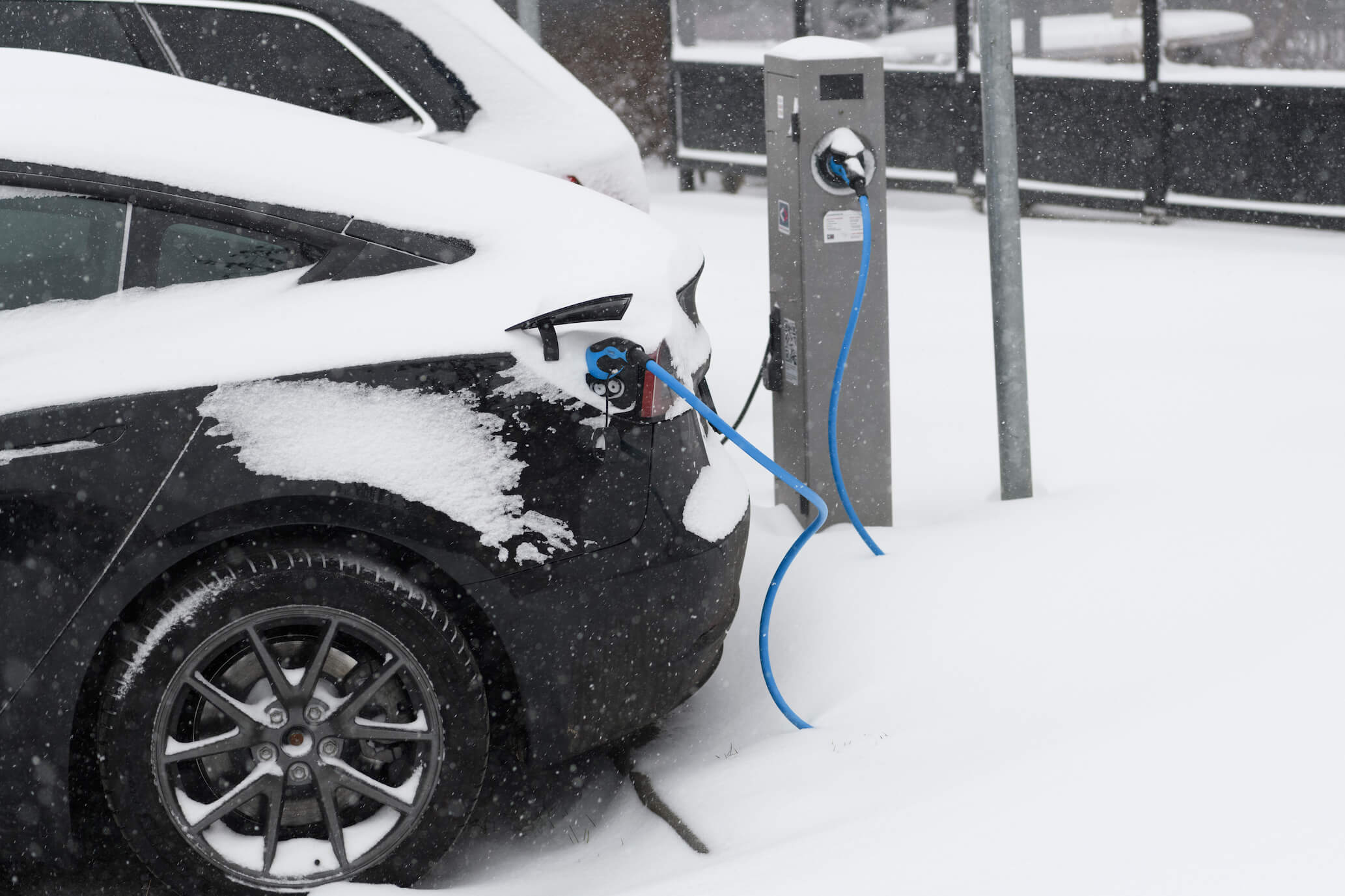 Preparation and tips for driving an electric vehicle in snow